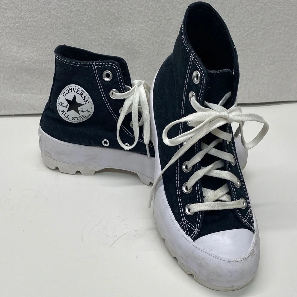 Converse Chuck Taylor All Star Lugged Canvas High-Top Sneakers 565901C Size 7